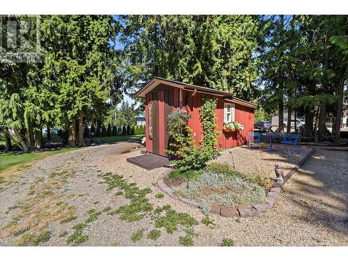 2672 Mckenzie Road, Sorrento, BC - Outdoor