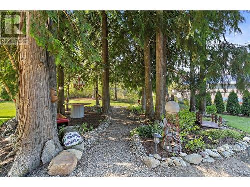 2672 Mckenzie Road, Sorrento, BC - Outdoor