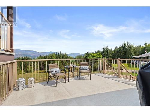 2672 Mckenzie Road, Sorrento, BC - Outdoor With Exterior