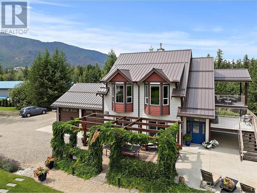 2672 Mckenzie Road, Sorrento, BC - Outdoor