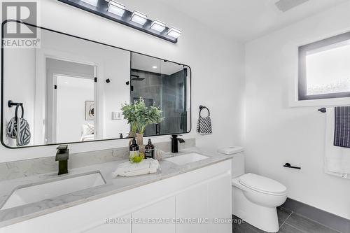 35 Munford Crescent, Toronto, ON - Indoor Photo Showing Bathroom