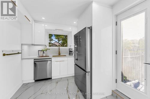 35 Munford Crescent, Toronto, ON - Indoor Photo Showing Kitchen