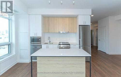 A-316 - 30 Upper Mall Way, Vaughan, ON - Indoor Photo Showing Kitchen