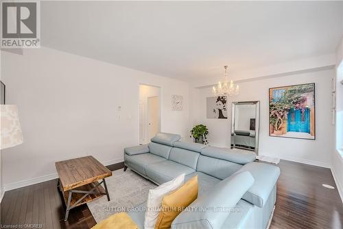 3300 Erasmum Street, Oakville, ON - Indoor Photo Showing Living Room