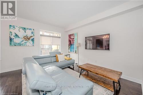 3300 Erasmum Street, Oakville, ON - Indoor Photo Showing Living Room