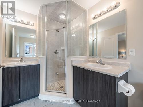 49 Finegan Circle, Brampton, ON - Indoor Photo Showing Bathroom