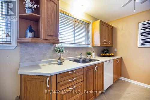 903 Hutchison Avenue, Whitby (Downtown Whitby), ON - Indoor Photo Showing Kitchen With Double Sink