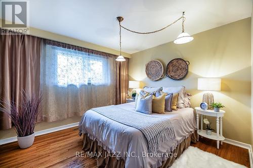 903 Hutchison Avenue, Whitby (Downtown Whitby), ON - Indoor Photo Showing Bedroom