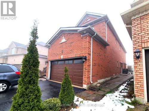 Bsmt - 31 Eagle Peak Drive, Richmond Hill (Westbrook), ON - Outdoor