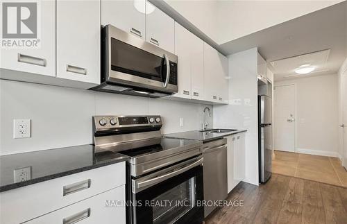 410 - 652 Princess Street, Kingston (Central City East), ON - Indoor Photo Showing Kitchen