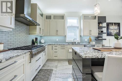 6584 French Avenue, London, ON - Indoor Photo Showing Kitchen With Upgraded Kitchen