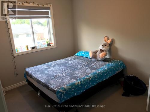 1323 Michael Circle, London, ON - Indoor Photo Showing Bedroom