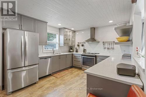 887 Notre Dame Street, Russell, ON - Indoor Photo Showing Kitchen With Stainless Steel Kitchen With Double Sink With Upgraded Kitchen