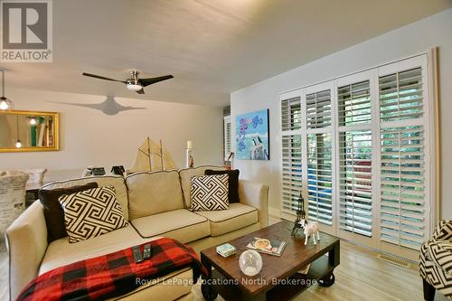 592 Oxbow Crescent, Collingwood, ON - Indoor Photo Showing Living Room