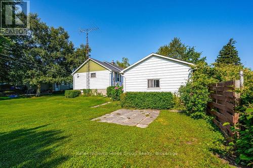 19 Peel Street W, Mapleton (Alma), ON - Outdoor