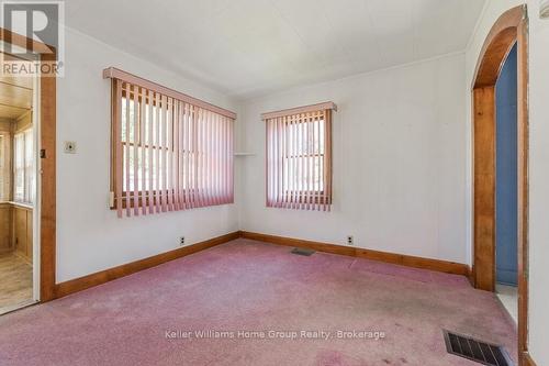 19 Peel Street W, Mapleton (Alma), ON - Indoor Photo Showing Other Room