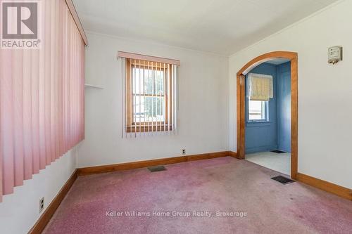 19 Peel Street W, Mapleton (Alma), ON - Indoor Photo Showing Other Room