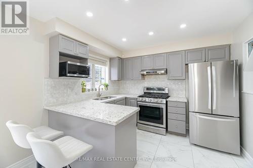 86 Summerdale Crescent, Brampton, ON - Indoor Photo Showing Kitchen With Double Sink With Upgraded Kitchen