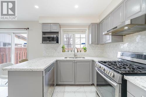 86 Summerdale Crescent, Brampton, ON - Indoor Photo Showing Kitchen With Upgraded Kitchen