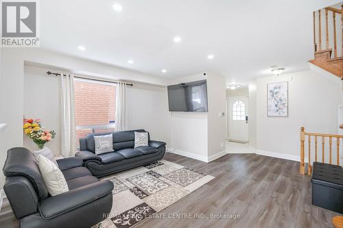 86 Summerdale Crescent, Brampton, ON - Indoor Photo Showing Living Room