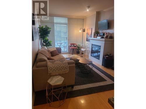 12Xx 898 Carnarvon Street, New Westminster, BC - Indoor Photo Showing Living Room With Fireplace