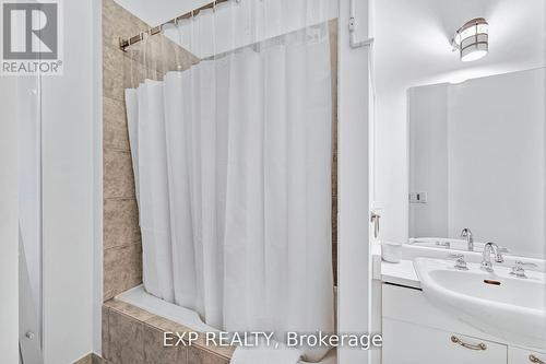 640 - 155 Dalhousie Street, Toronto, ON - Indoor Photo Showing Bathroom