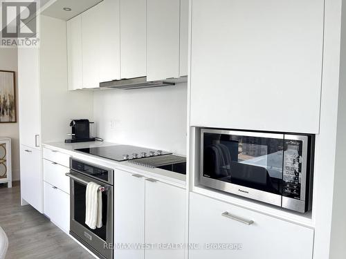 1712 - 470 Front Street W, Toronto, ON - Indoor Photo Showing Kitchen