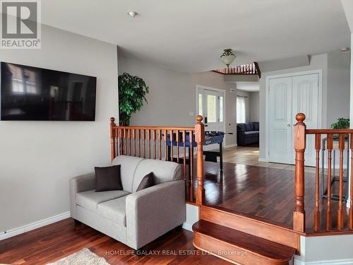 55 Cedar Crest Beach Road, Clarington, ON - Indoor Photo Showing Living Room