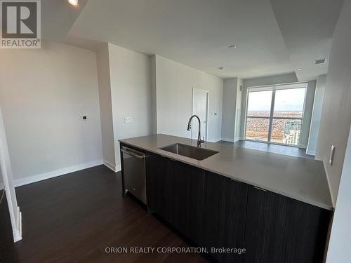 2904 - 4130 Parkside Village Drive, Mississauga, ON - Indoor Photo Showing Kitchen