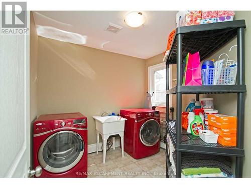 6502 Desanka Avenue, Niagara Falls, ON - Indoor Photo Showing Laundry Room