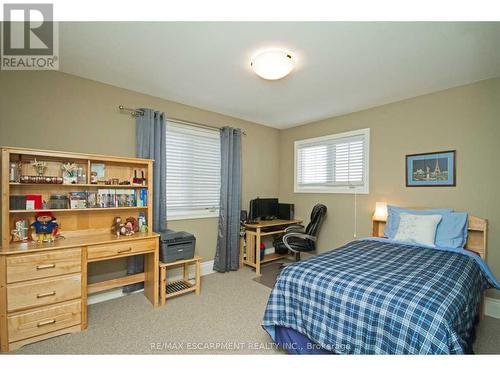 6502 Desanka Avenue, Niagara Falls, ON - Indoor Photo Showing Bedroom