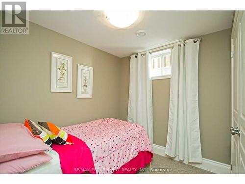 6502 Desanka Avenue, Niagara Falls, ON - Indoor Photo Showing Bedroom