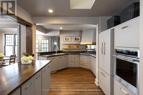 3086 Princess Boulevard, Burlington, ON - Indoor Photo Showing Kitchen