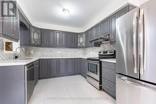 28 Pauline Crescent, Brampton, ON - Indoor Photo Showing Kitchen With Stainless Steel Kitchen With Upgraded Kitchen