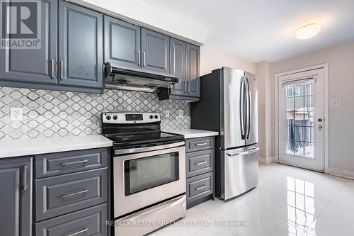 28 Pauline Crescent, Brampton, ON - Indoor Photo Showing Kitchen With Stainless Steel Kitchen