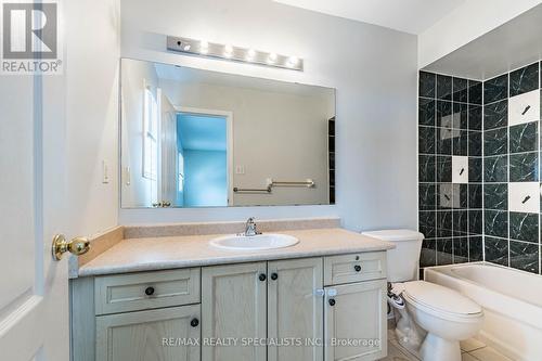 28 Pauline Crescent, Brampton, ON - Indoor Photo Showing Bathroom