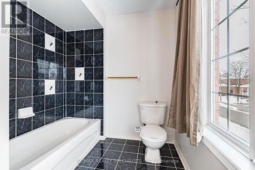 28 Pauline Crescent, Brampton, ON - Indoor Photo Showing Bathroom