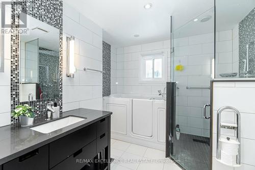 7 Keily Crescent, Caledon, ON - Indoor Photo Showing Bathroom