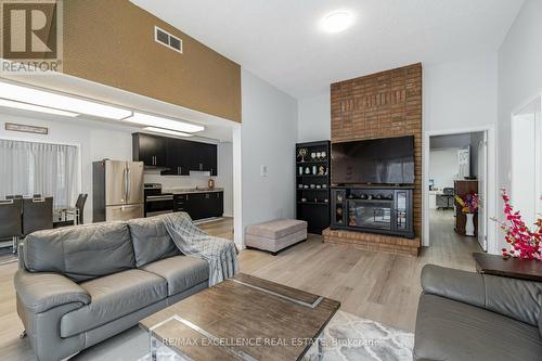 7 Keily Crescent, Caledon, ON - Indoor Photo Showing Living Room With Fireplace