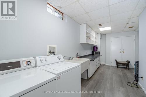 7 Keily Crescent, Caledon, ON - Indoor Photo Showing Laundry Room