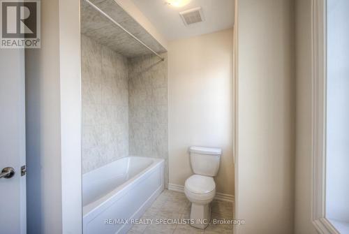 4 Poole Street, Brantford, ON - Indoor Photo Showing Bathroom