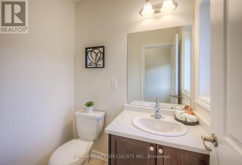 4 Poole Street, Brantford, ON - Indoor Photo Showing Bathroom