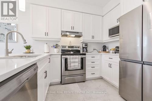 30 - 690 Broadway, Orangeville, ON - Indoor Photo Showing Kitchen With Stainless Steel Kitchen