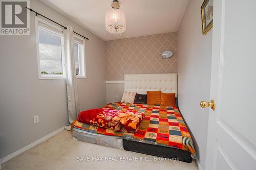 14 Seed Court N, Brampton, ON - Indoor Photo Showing Bedroom