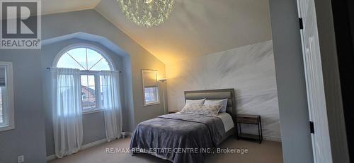 210 Dorchester Drive, Grimsby, ON - Indoor Photo Showing Bedroom