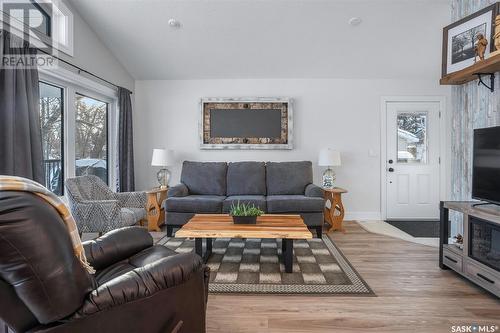 8 Hordern Street, Shields, SK - Indoor Photo Showing Living Room