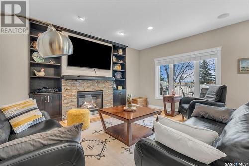 723 Bayview Close, Saskatoon, SK - Indoor Photo Showing Living Room With Fireplace