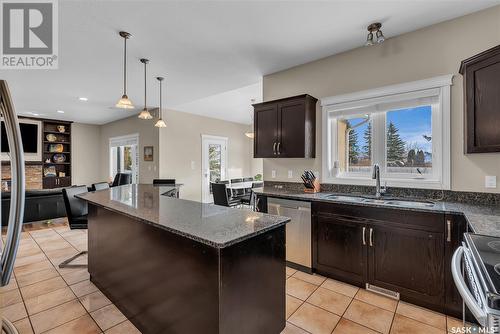 723 Bayview Close, Saskatoon, SK - Indoor Photo Showing Kitchen With Double Sink