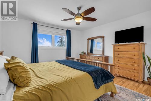 723 Bayview Close, Saskatoon, SK - Indoor Photo Showing Bedroom