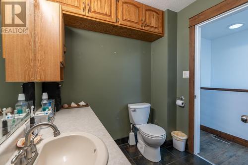 2199 Mamette Avenue, Merritt, BC - Indoor Photo Showing Bathroom